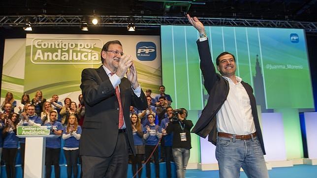 Rajoy alerta en Granada sobre la «falsas promesas» de los «bisagristas» en la carrera electoral