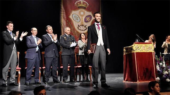 Tomares anuncia la Semana Santa con un pregón muy mariano