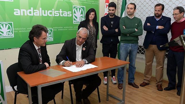 El candidato del Partido Andalucista renuncia a su aforamiento ante notario