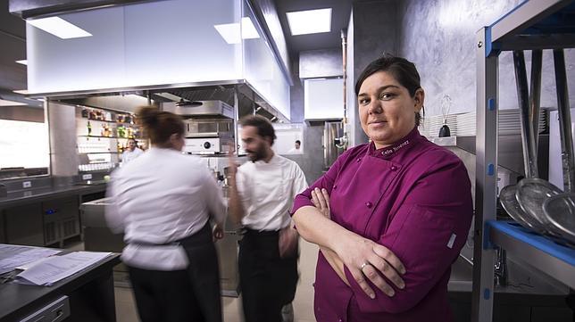Celia Jiménez, en los fogones de su restaurante de reciente apertura