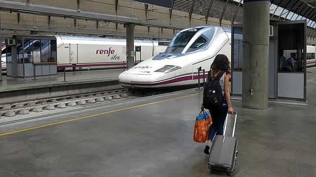 Renfe incrementa en 13.000 plazas la  oferta del AVE entre Madrid y Sevilla