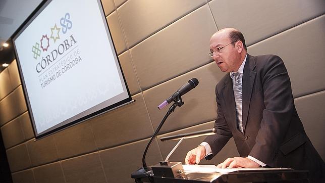 El edil de Turismo, Rafael Navas, durante la presentación del Plan Estratégico Turístico