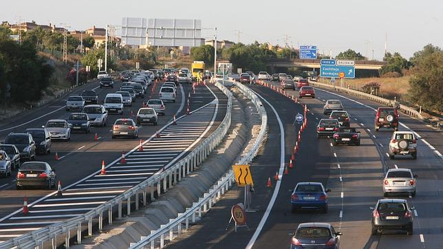 Poco antes de las tres de la tarde el tráfico comenzó a fluir de Sevilla hacia las playas