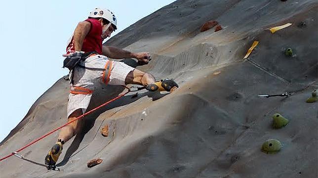 Cientos de escaladores andaluces se reúnen en Tomares en el Campeonato de Andalucía