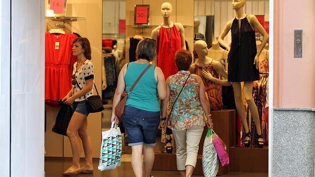 Último domingo con los comercios abiertos en el centro de Sevilla