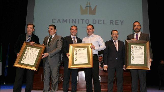 La Diputación de Málaga premia a los trabajadores del Caminito del Rey