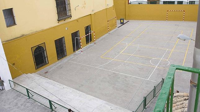 Una grieta en una pared provoca el cierre del comedor en el colegio San Isidoro