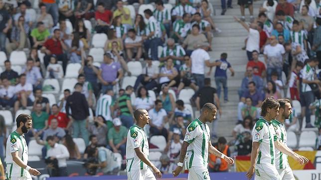 Ocho goles para la historia negra del Córdoba