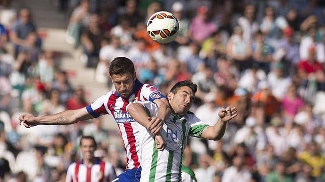 El Córdoba, bajo muchas miradas en su duelo en Granada
