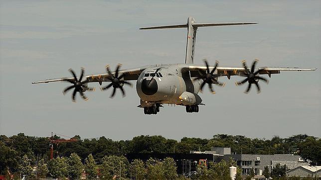 Francia sigue volando sus A400M pese al accidente de Sevilla