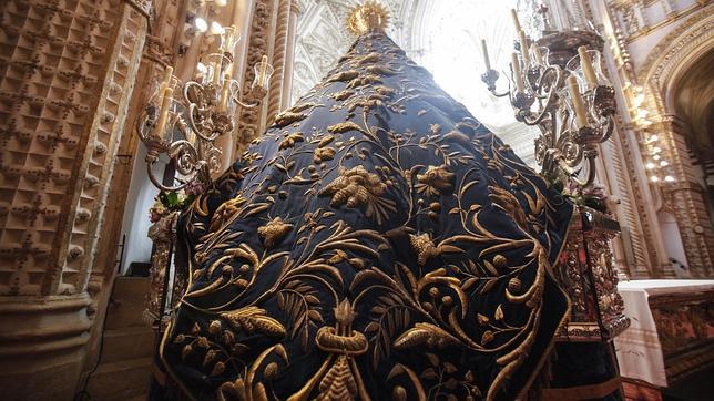 La creación que «rompió» el luto de la dolorosa