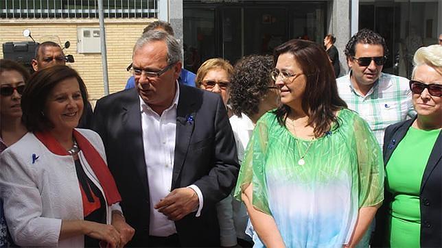 La consejera de Salud se compromete a ampliar el ambulatorio de San Juan
