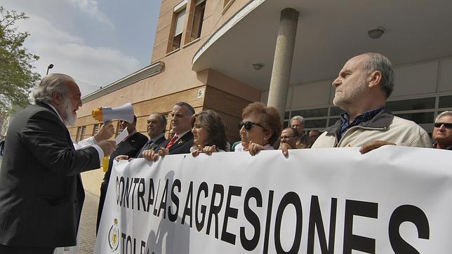 «Recibo patadas, me doy de baja y el SAS me quita del sueldo 1.400 euros»