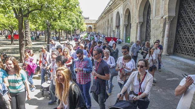 Más seguridad, nuevos museos y la gestión de la Mezquita para reactivar el turismo