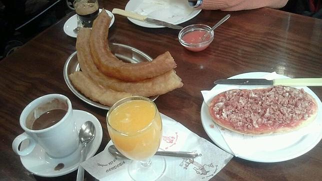Imagen de un desayuno en Don Pepe