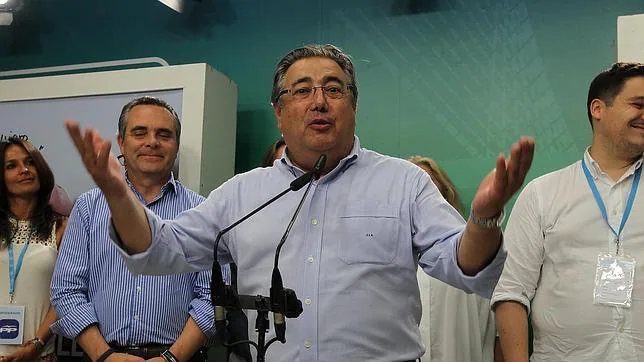 Zoido propone al resto de partidos un «pacto por Sevilla» con cinco líneas rojas