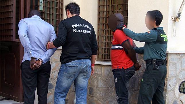 Estafan con el «timo del negativo» a vendedores de coches por Internet