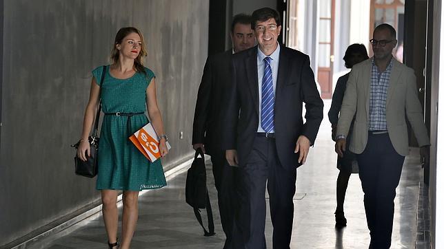 Ciudadanos: «Apoyar a Díaz es lo correcto y se asumirá el coste que tenga»