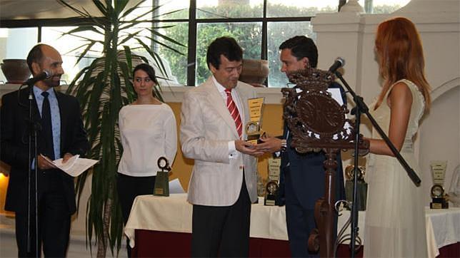 Una farmacia de Mairena, la única de la provincia en ganar el premio Máster de Popularidad de su categoría