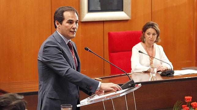 Nieto sigue de portavoz del PP; Bellido y Fuentes, hombres fuertes del grupo