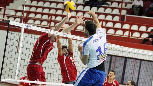 Un campeón de voleibol sevillano que tiene que emigrar a Grecia para vivir mejor