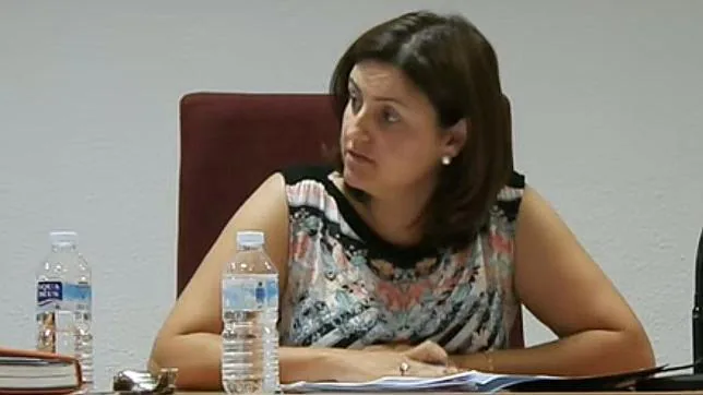 La alcaldesa de Peal publica una nómina «falsa» para justificar su polémica subida de sueldo