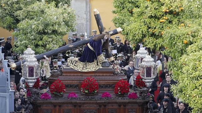 ¿Cómo sube Jesús Caído a su paso?