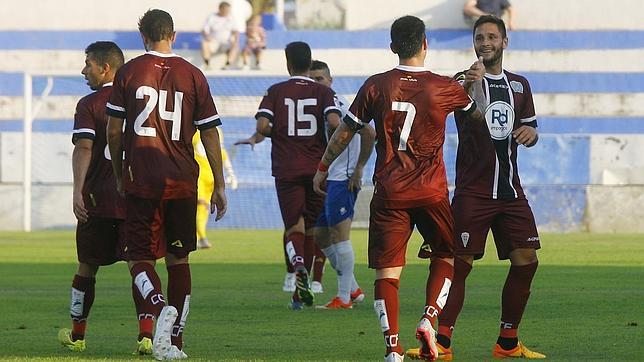 El Córdoba acaba la concentración con un triunfo sobre el Torrevieja (1-3)