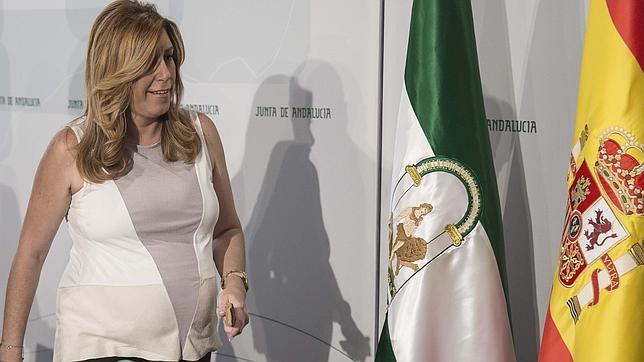 Díaz presume de aprobar una medida por cada día de gobierno