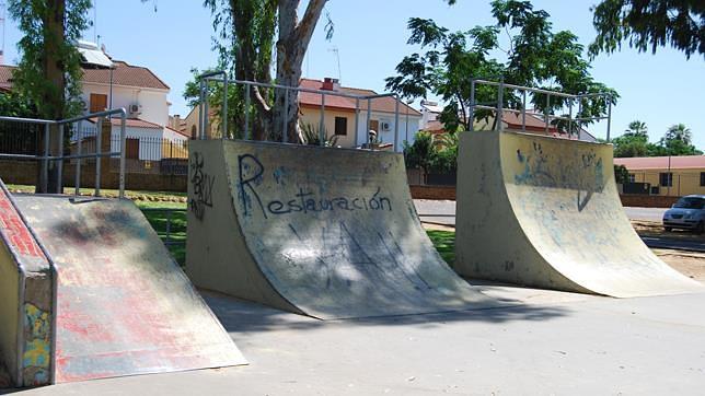 Recogida de firmas para pedir la mejora del «skatepark» del parque de la Alquería