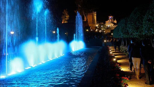 El Ayuntamiento municipaliza el espectáculo nocturno del Alcázar