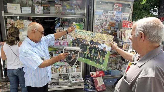 Lectores de ABC con la imagen del histórico equipo titular en Las Palmas
