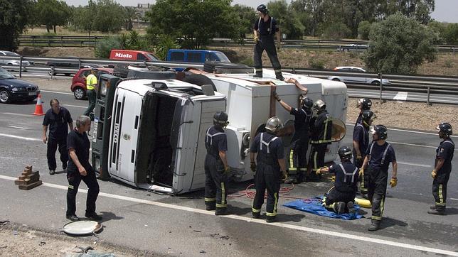 Los Bomberos piden más efectivos y menos voluntarios en los parques de la provincia