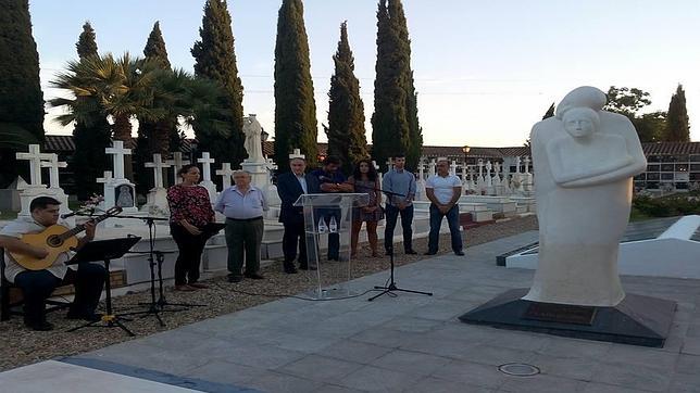 El Ayuntamiento homenajea a las víctimas del Franquismo... y solo acude el PP