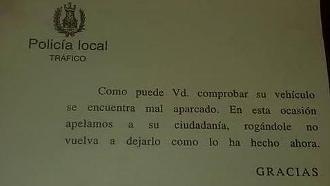 Ayamonte da «segundas oportunidades» a los vehículos mal aparcados