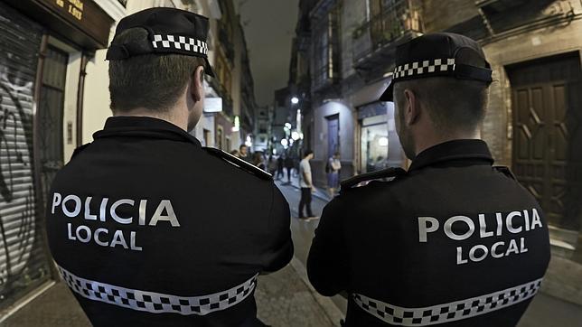 El juez procesa a 45 personas por el amaño en las oposiciones de la Policía de Sevilla