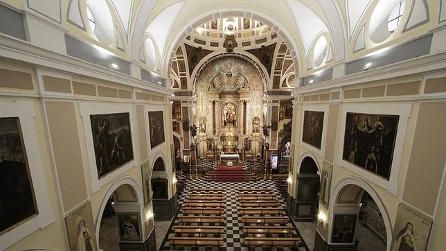 Roban piezas de orfebrería de la Virgen del Carmen en la Iglesia del Santo Ángel