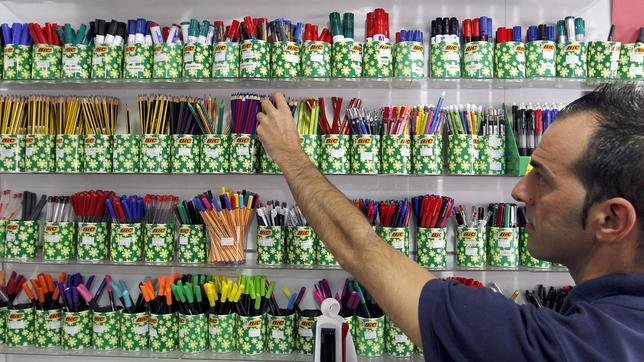 ¿Cómo acceder a las ayudas para material escolar en Alcalá?
