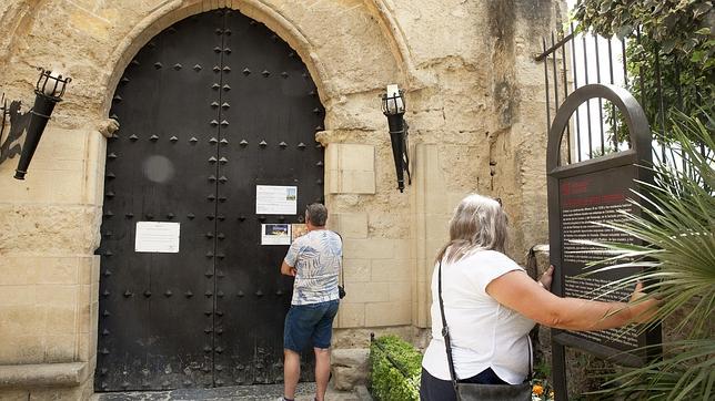 La alcaldesa asume que el Alcázar debe recuperar el horario anterior