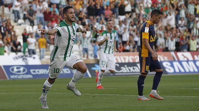El Córdoba amarra el triunfo contra la Ponferradina (1-0)