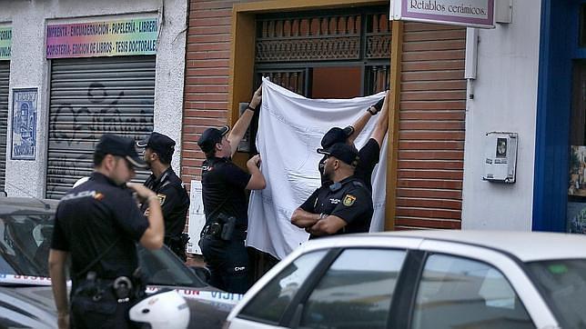 El acusado de matar al cura de San Isidoro compró dos cuchillos antes del crimen