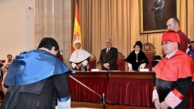 La Universidad de Granada inaugura curso con la intención de «recuperar el joven talento perdido»