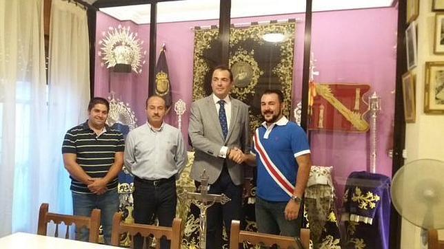 Las Angustias se pasa a cornetas y tambores
