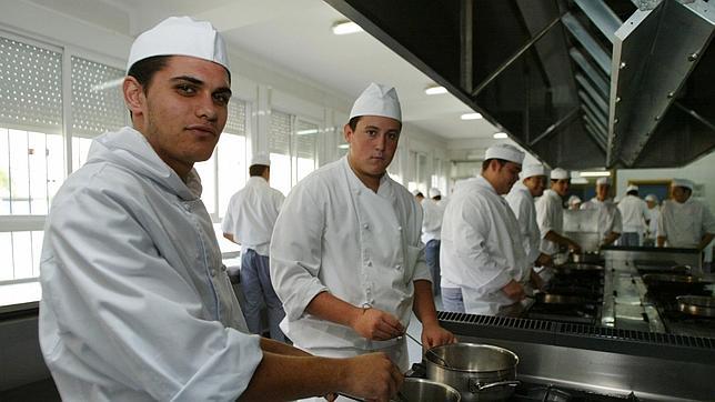 La falta de plazas en la FP incrementa el abandono escolar en Andalucía