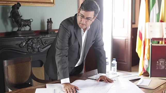 El alcalde de Utrera asegura haber recibido en menos de cuatro meses a 700 ciudadanos