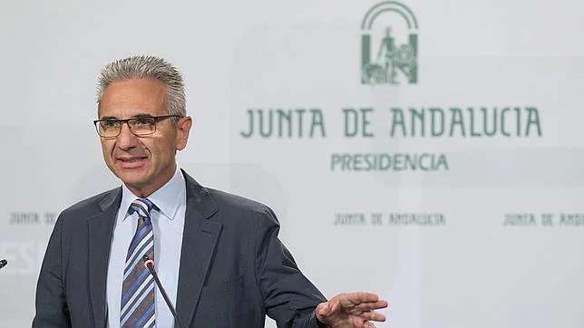 El portavoz del Gobierno andaluz, Miguel Ángel Vázquez, defendió ayer la gestión de los fondos por la Junta