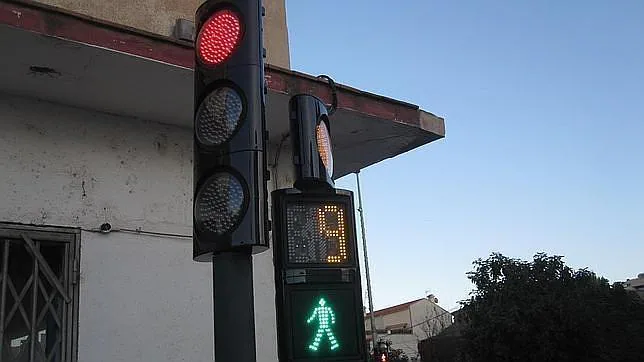 Condena por causar un choque al ponerse dos semáforos en verde en Sevilla