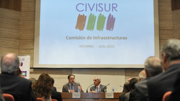 Civisur demanda que el aeropuerto de Málaga sea la gran puerta de entrada a Andalucía