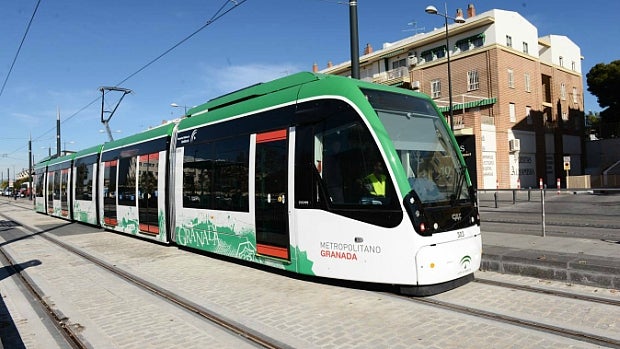 El metro de Granada podría haber dado ya dos vueltas alrededor del mundo