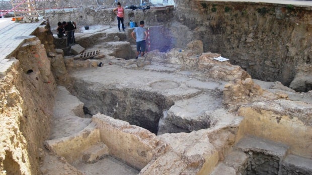 La excavación ha permitido sacar a la luz unas termas públicas con cinco piscinaS
